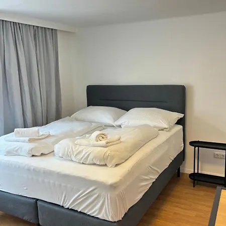 In Zentraler Lage - Nur Wenige Minuten Zum Und Stadt By Interhome Gmunden