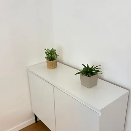 In Zentraler Lage - Nur Wenige Minuten Zum Und Stadt By Interhome *