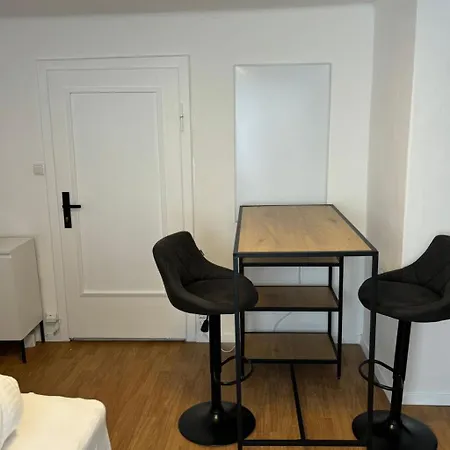 In Zentraler Lage - Nur Wenige Minuten Zum Und Stadt By Interhome Gmunden