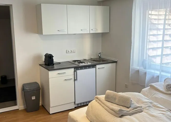 شقة In Zentraler Lage - Nur Wenige Minuten Zum Und Stadt By Interhome *