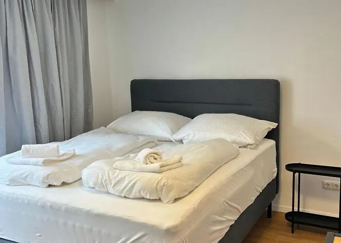 In Zentraler Lage - Nur Wenige Minuten Zum Und Stadt By Interhome Gmunden