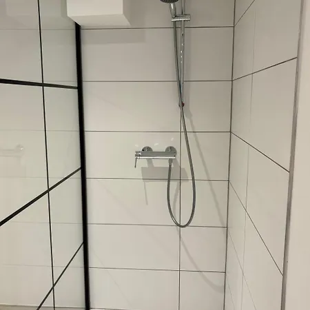 In Zentraler Lage - Nur Wenige Minuten Zum Und Stadt By Interhome Apartamento *