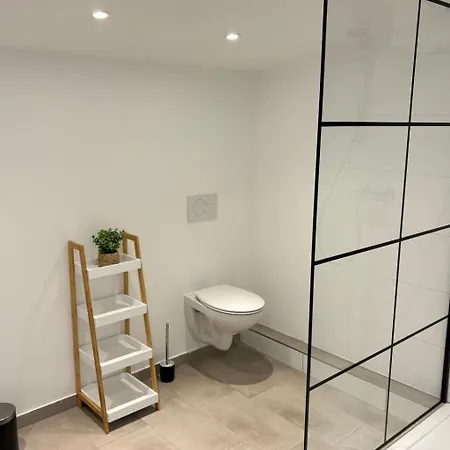 In Zentraler Lage - Nur Wenige Minuten Zum Und Stadt By Interhome Apartamento