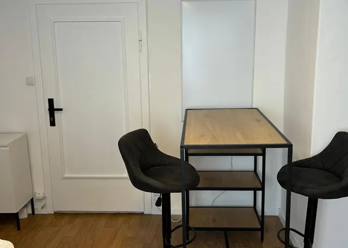 In Zentraler Lage - Nur Wenige Minuten Zum Und Stadt By Interhome Gmunden